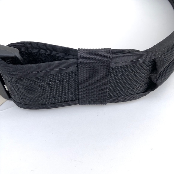 SAFARILAND DUTY BELT - Nylon with plastic buckle. Size: LARGE 38”- 44 Adjustable - Picture 7 of 12